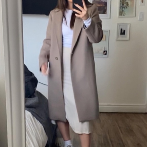 My new aritzia babaton stedman wool coat, in colour dovetail taupe size small - Picture 5 of 5